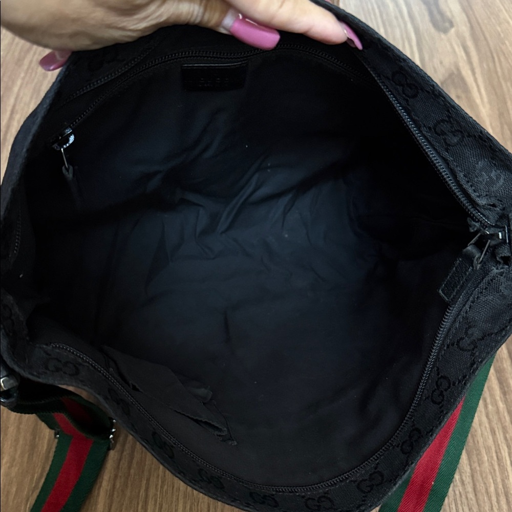 A519-  Gucci crossbody bag - Picture 14 of 16